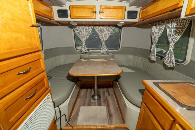 Volkswagen Bus 15 Window 23
