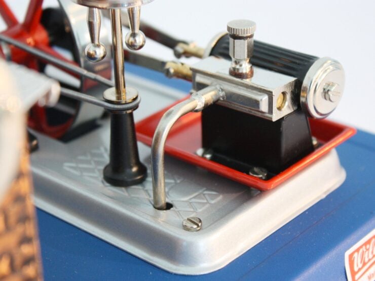 Wilesco 9 Desktop Steam Engine 2