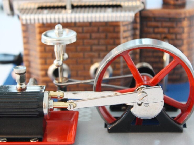 Wilesco 9 Desktop Steam Engine 7