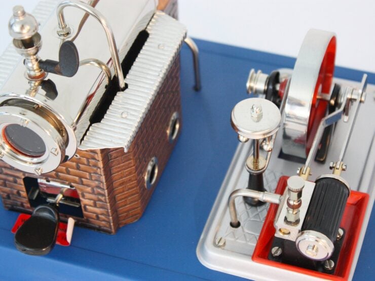 Wilesco 9 Desktop Steam Engine 8