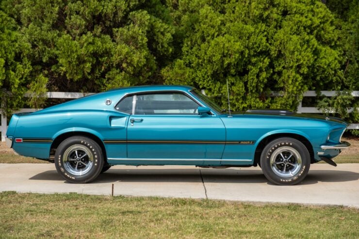 1969 Ford Mustang Mach 1 2