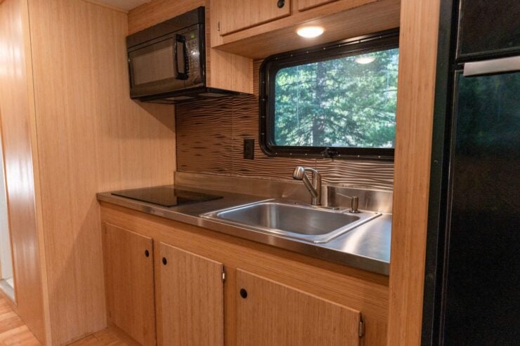 BMY M931A2 6×6 Overlander RV 11