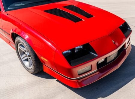 Chevrolet Camaro Z28 IROC-Z 3