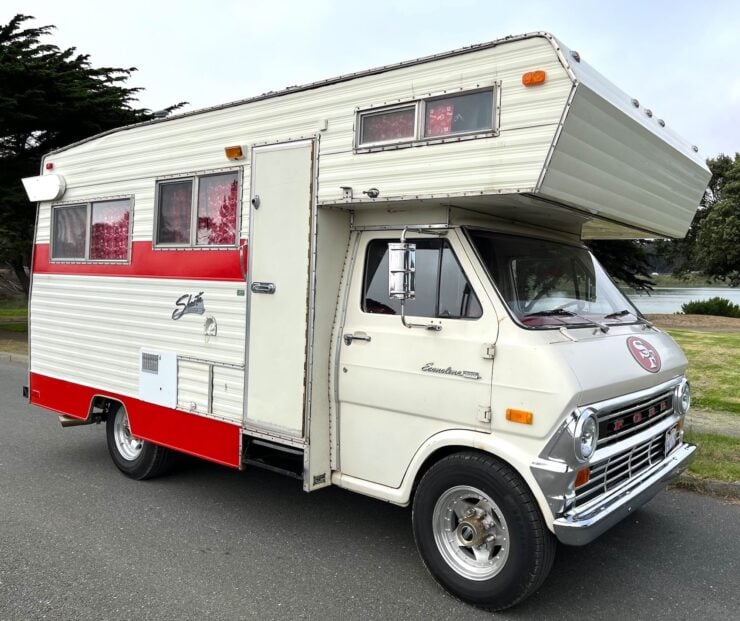 Ford Econoline Shasta Motorhome 16