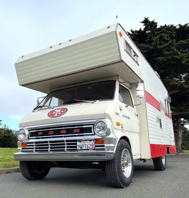 Ford Econoline Shasta Motorhome 18