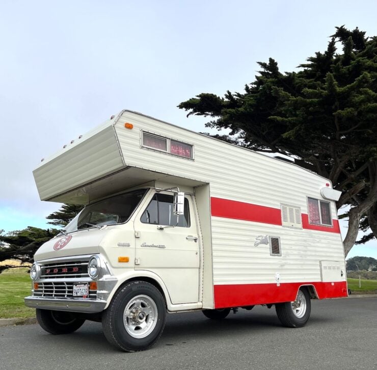 Ford Econoline Shasta Motorhome 20