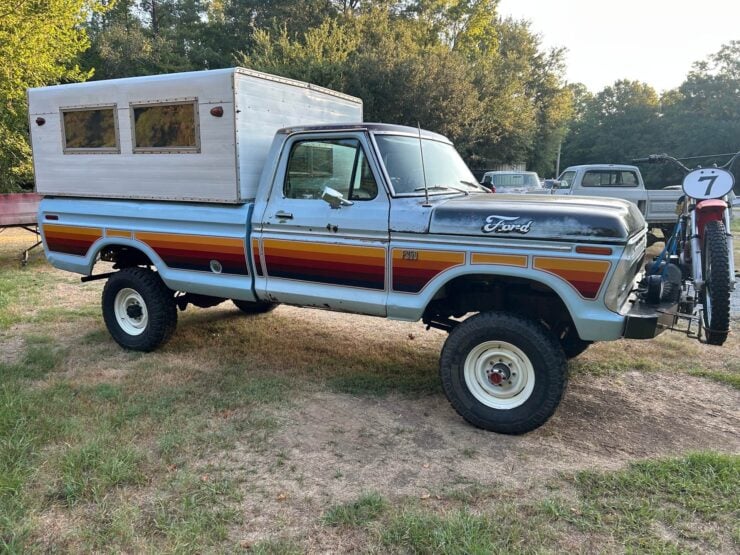 Ford F-250 Highboy Camper 1