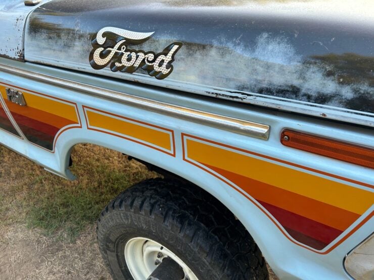 Ford F-250 Highboy Camper 6