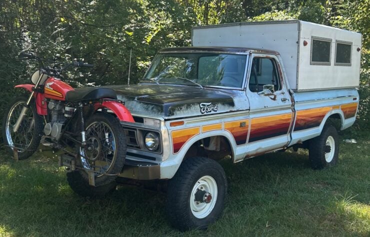 Ford F-250 Highboy Camper 8