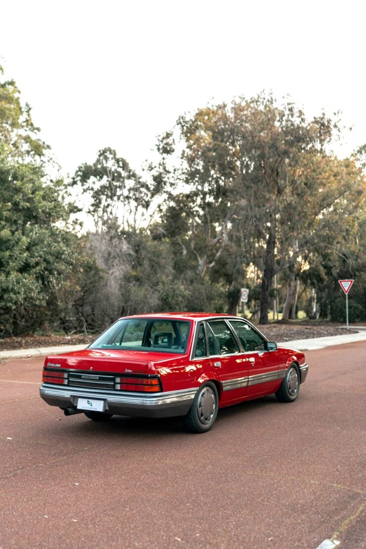 Holden Commodore Berlina VL Turbo 2