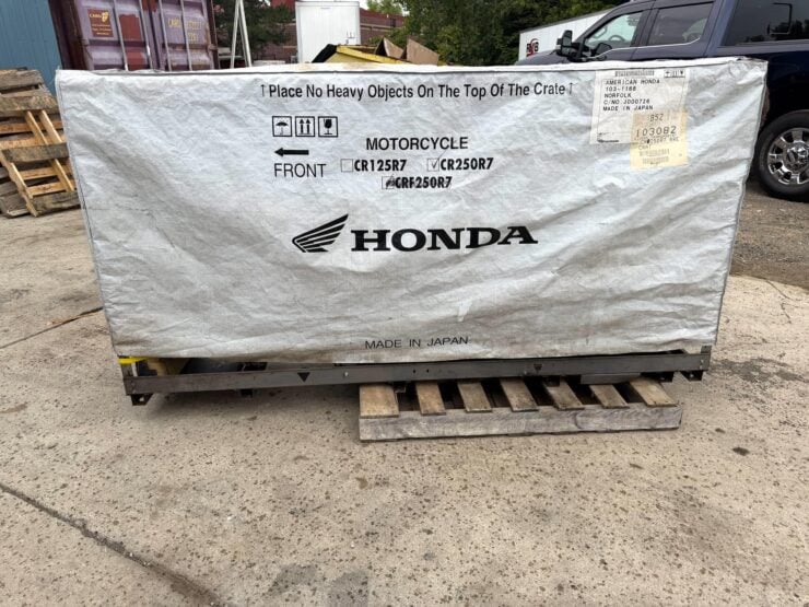 Honda CR250R Motorcycle 2