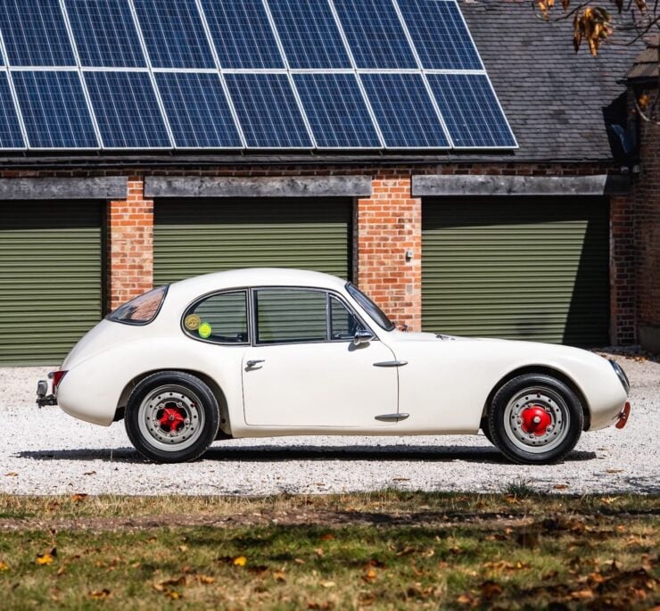Rochdale GT Classic Car 18