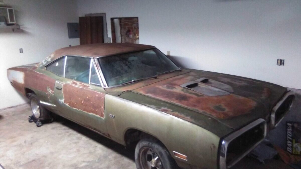 1970-Dodge-Super-Bee-1200x675.jpg