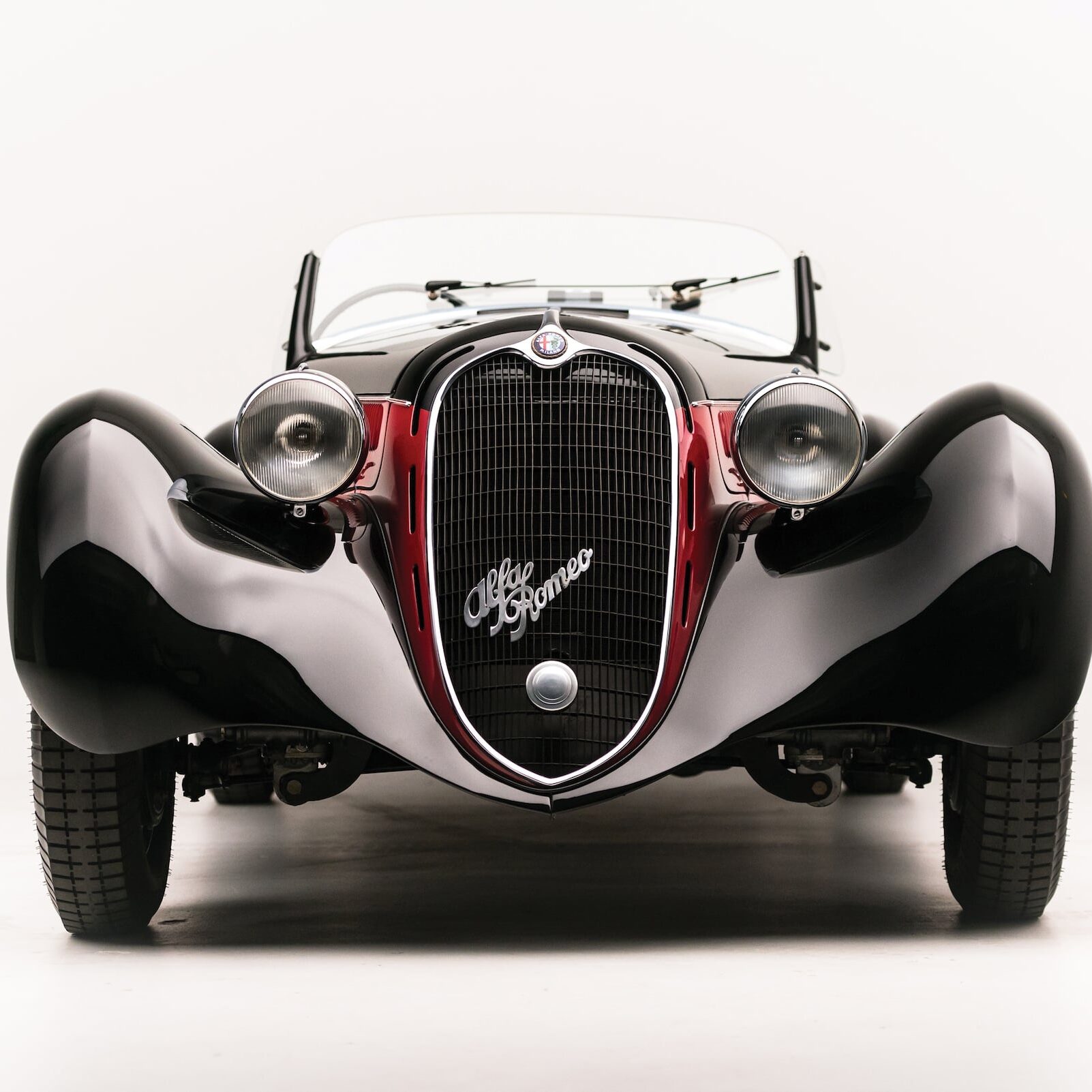 Alfa-Romeo-6C-2500-Front-