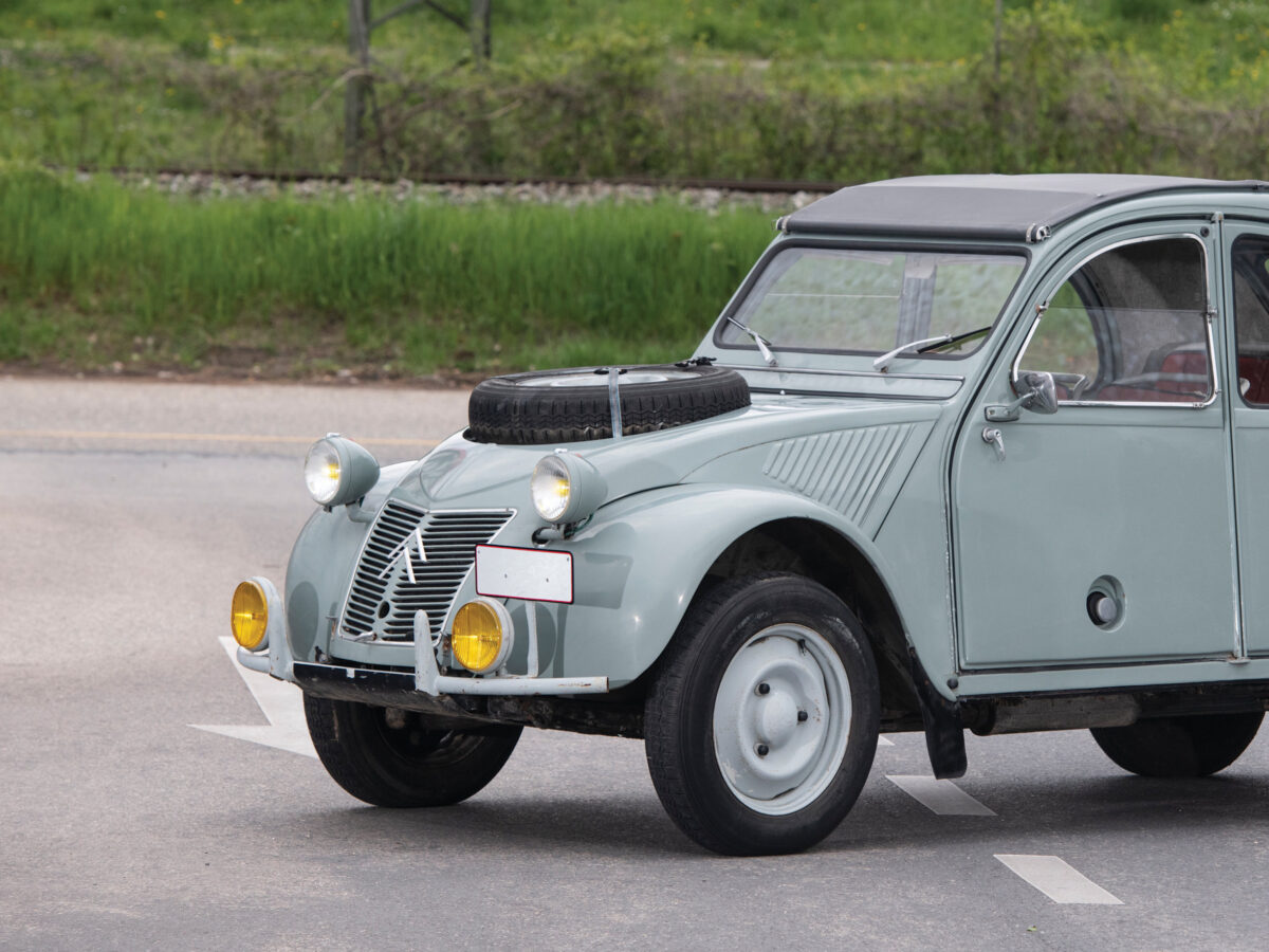 Citroën-2CV-4×4-Sahara-Car-