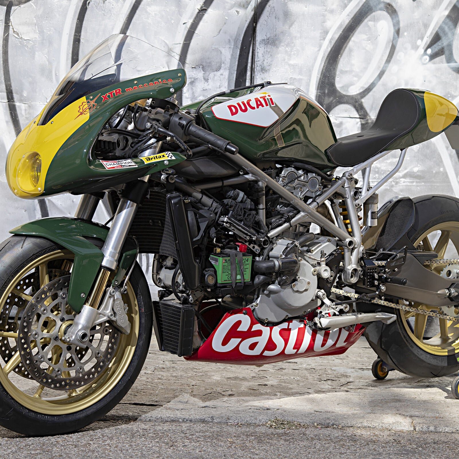 1/64 Ducati カスタムバイク精密塗装完成 Liberty Walk仕様 Track Day Weapon: A Custom Ducati 999 by XTR Pepo