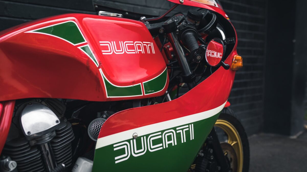 Ducati-900-Mike-Hailwood-