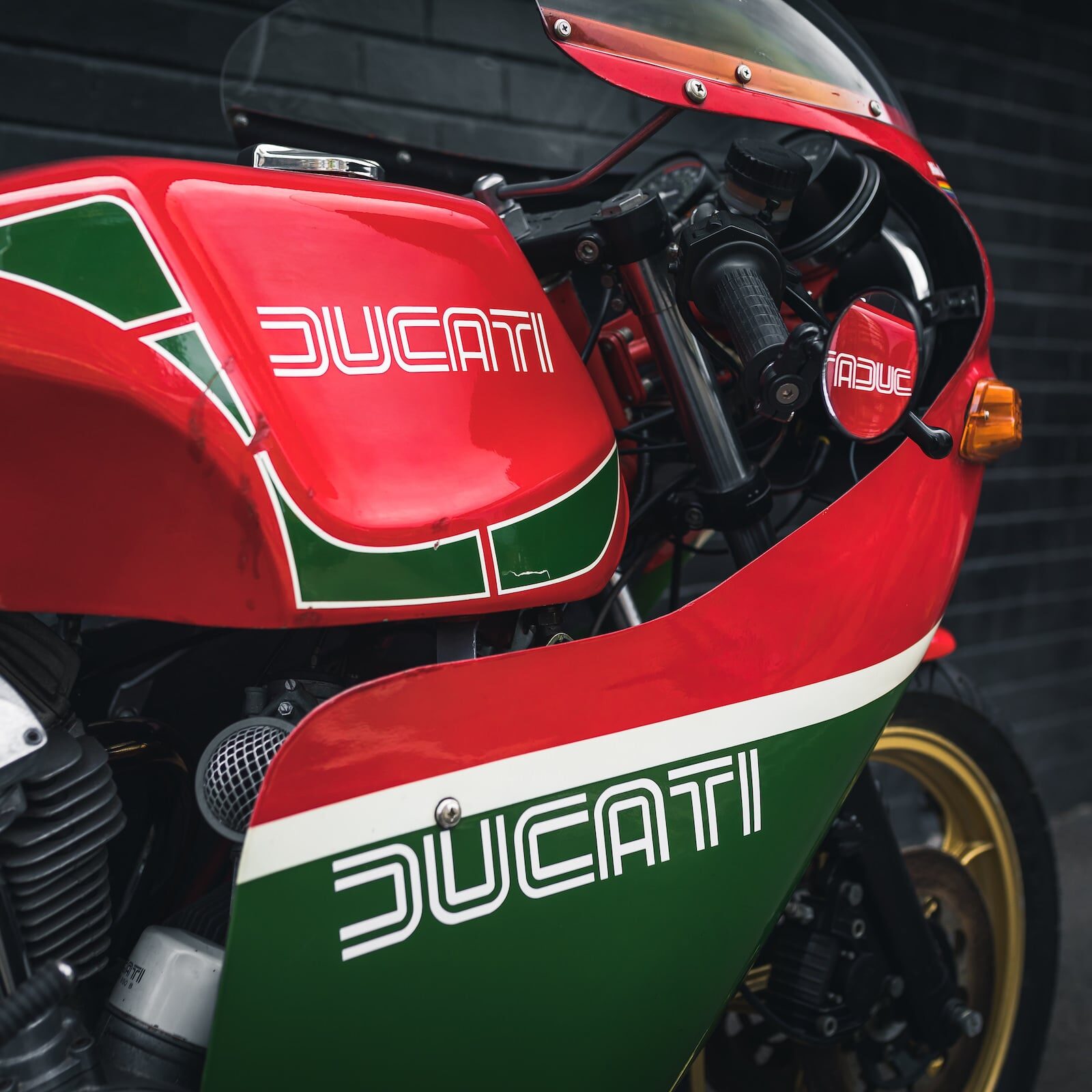 Ducati-900-Mike-Hailwood-