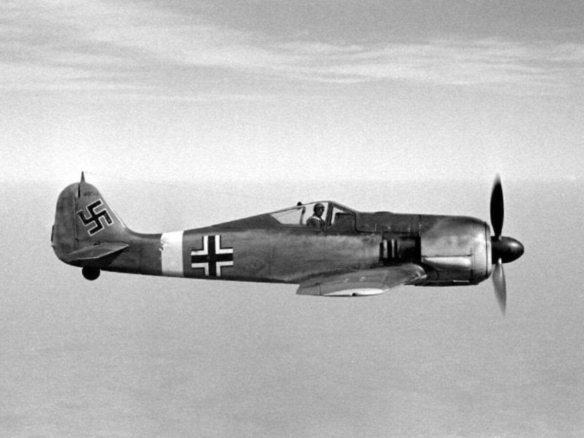 Focke-Wulf-FW-190-4-1200x900.jpg