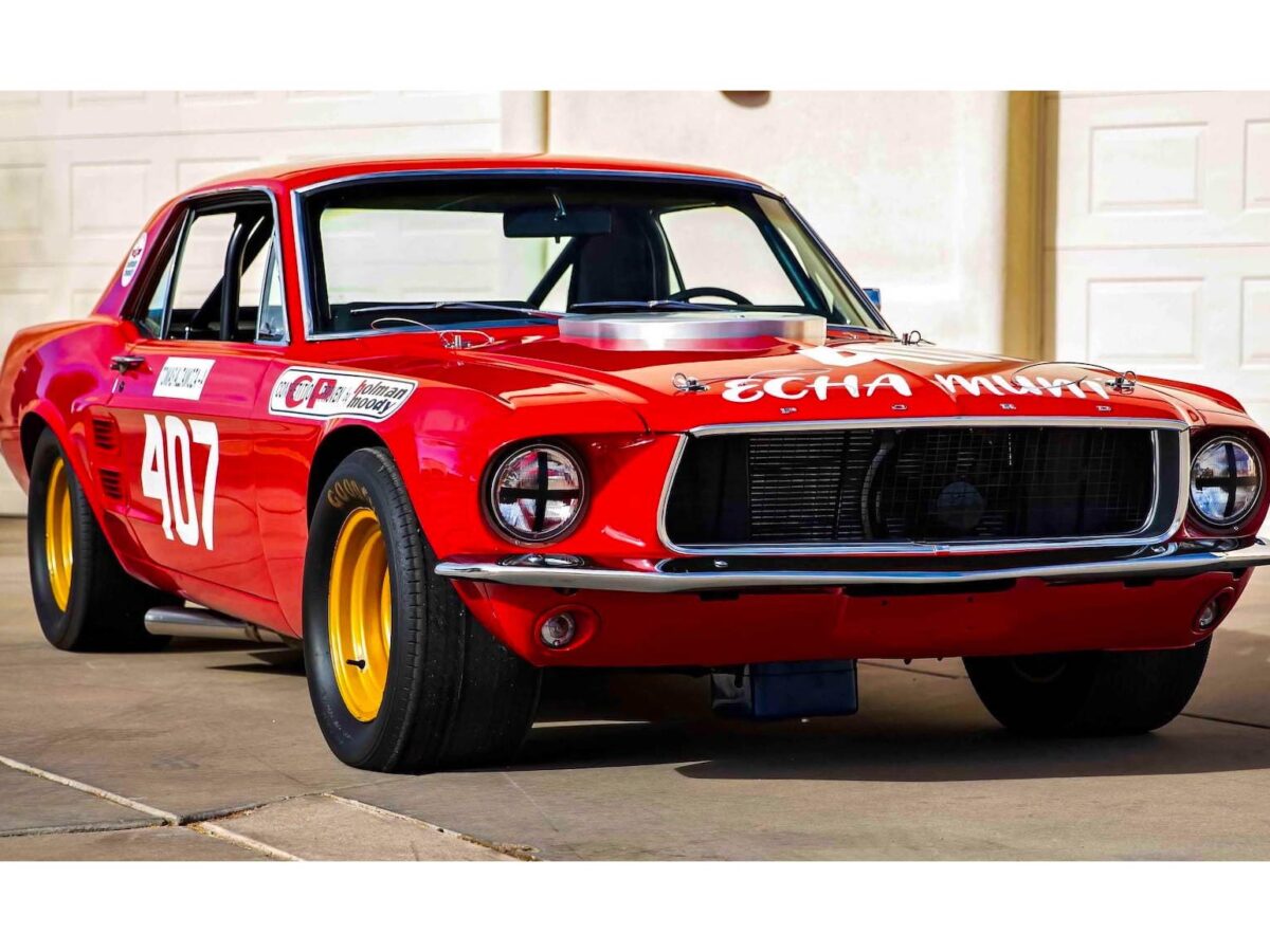 Holman-Moody-Ford-Mustang-