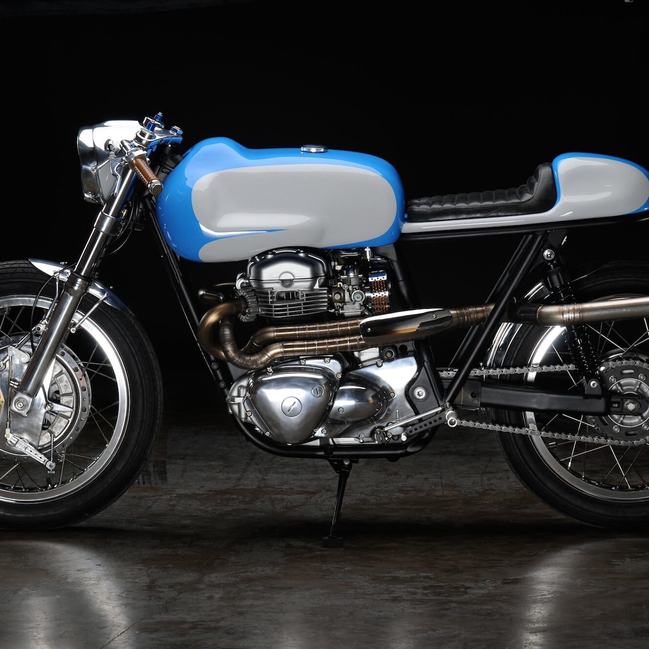 Kawasaki W650タンク ブルーメタリック Kawasaki-W650-1328x1328.jpg