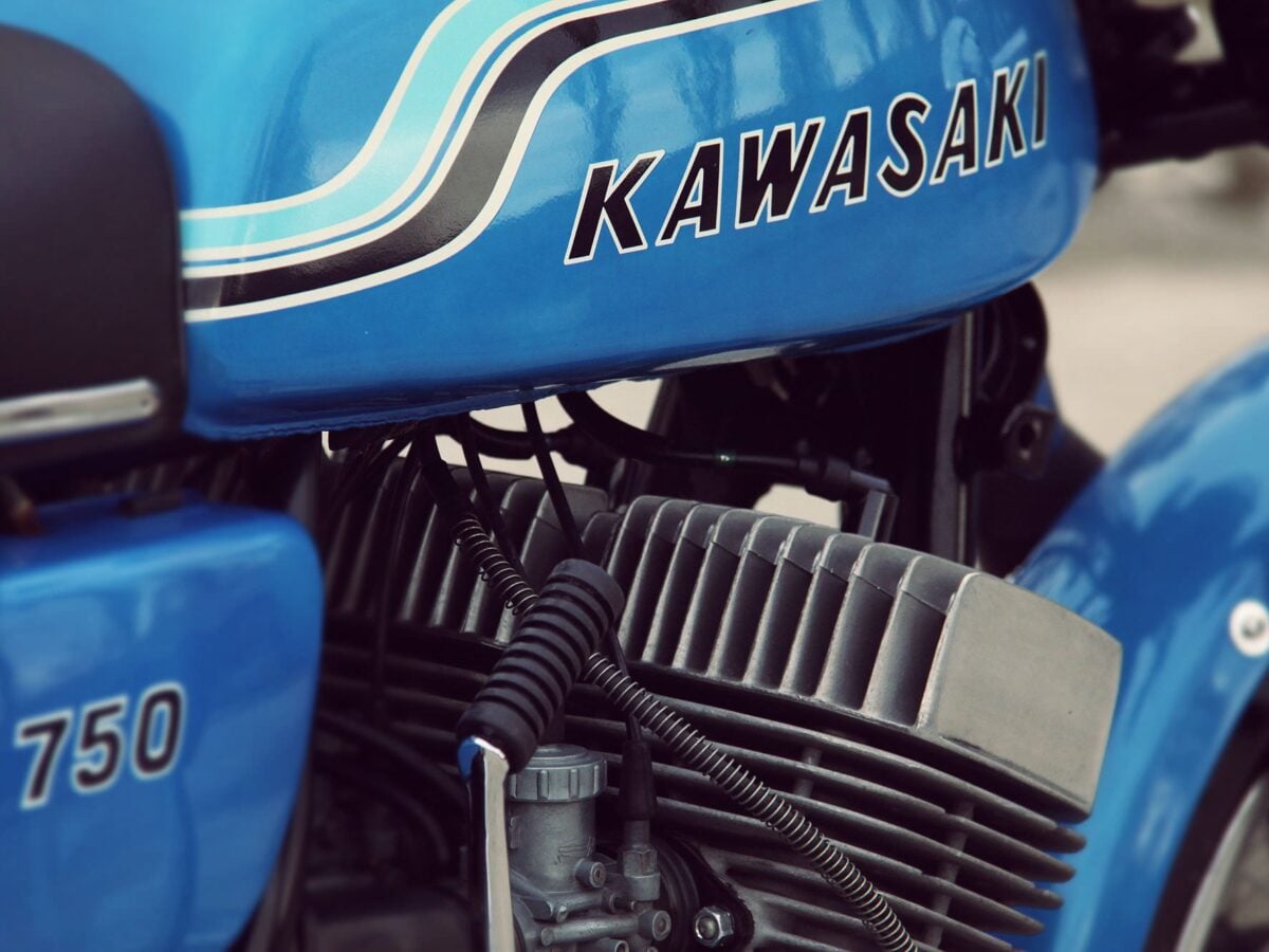 Kawasaki H2 750 Mach IV