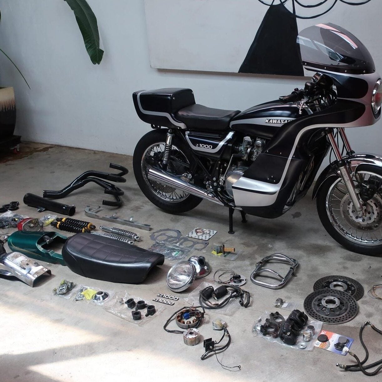 A Mad Max-Style 1978 Kawasaki KZ1000 By J.T. Nesbitt