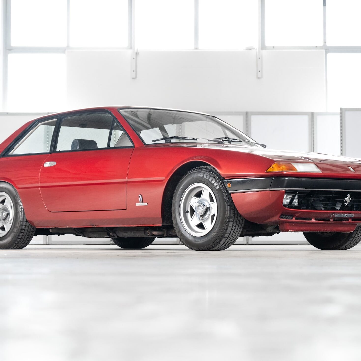 Niki-Lauda-Ferrari-365-GT4-22-