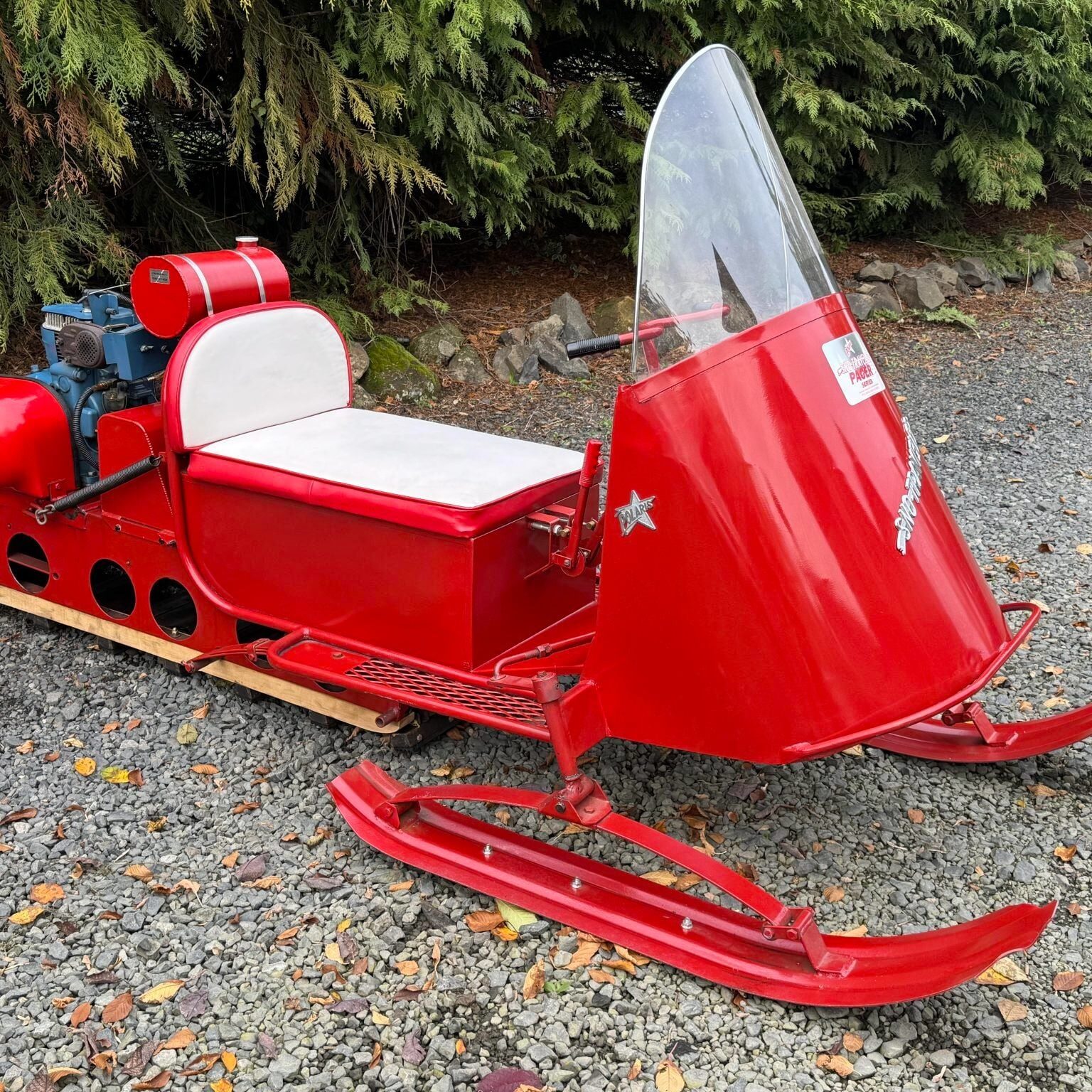 Polaris-Sno-Traveler-Pacer-