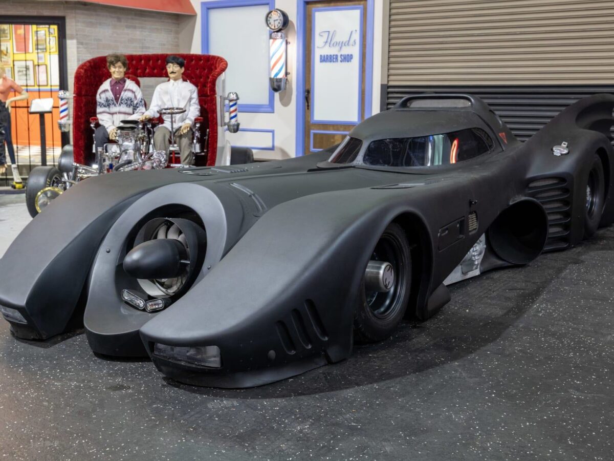 Street-Legal-1989-Batmobile-