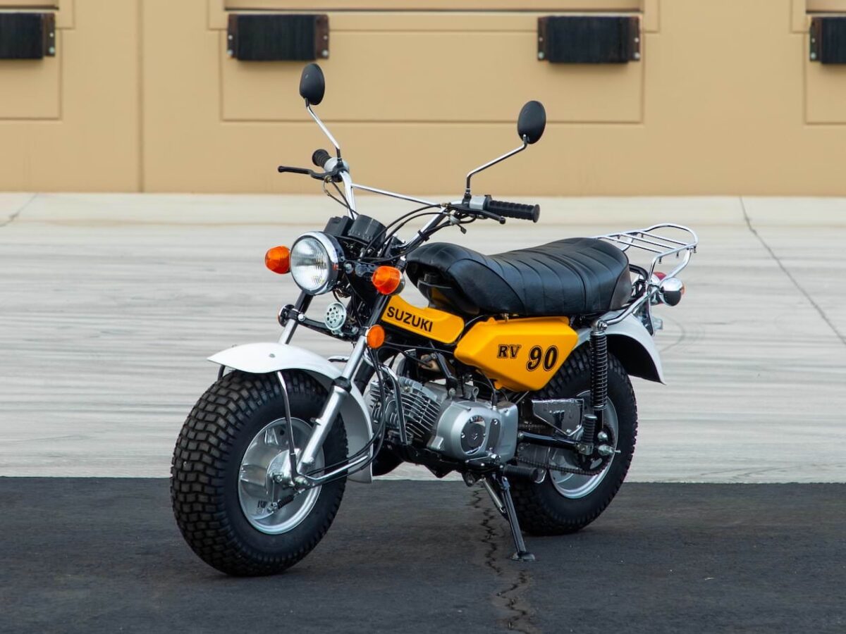 Suzuki-RV90-4-1200x900.jpg