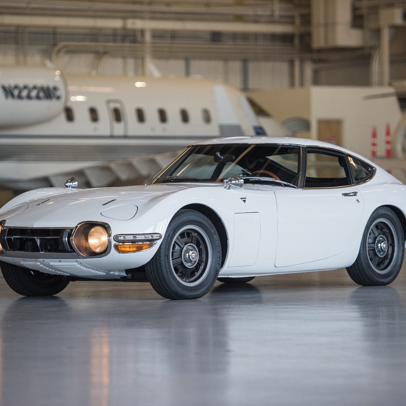 トヨタ2000GT Toyota-2000GT-1335x1335.jpg