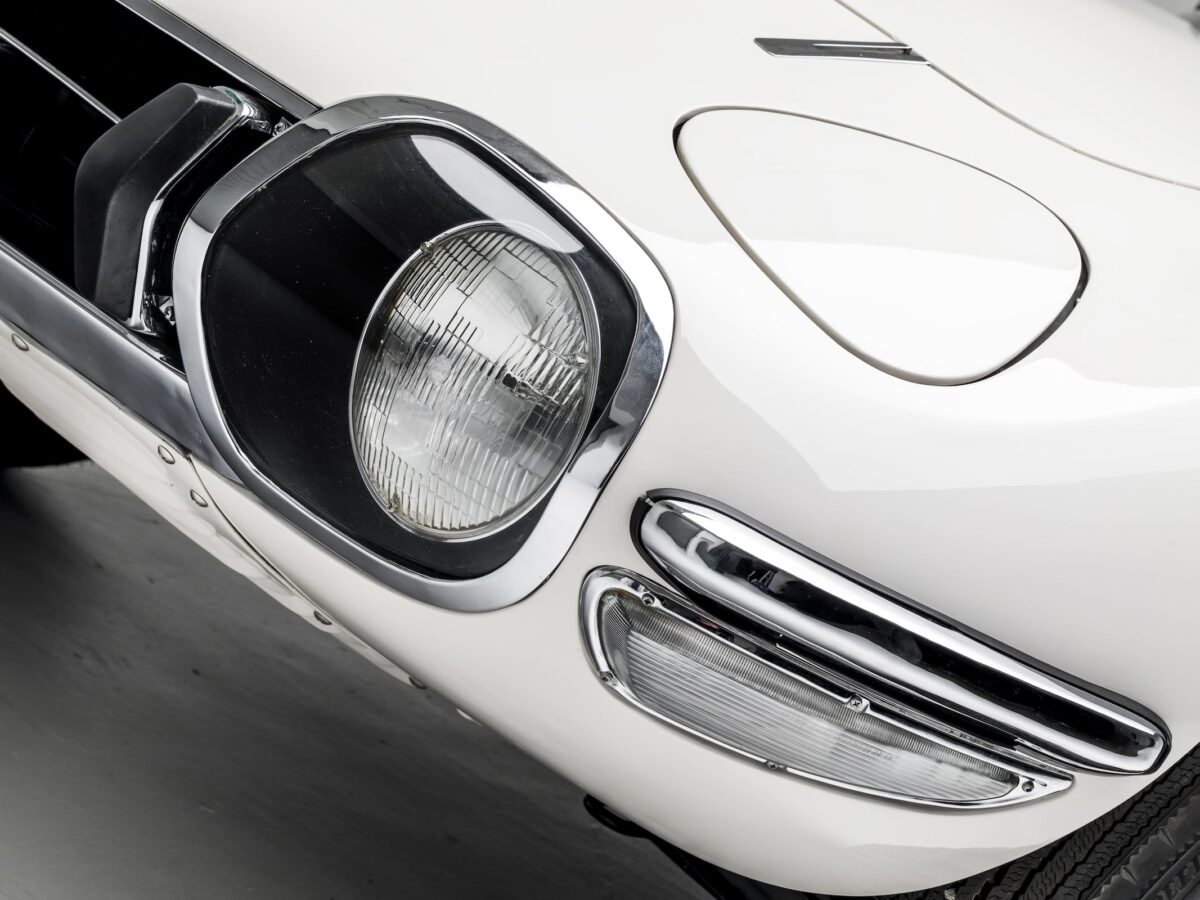 Toyota-2000GT-Convertible-