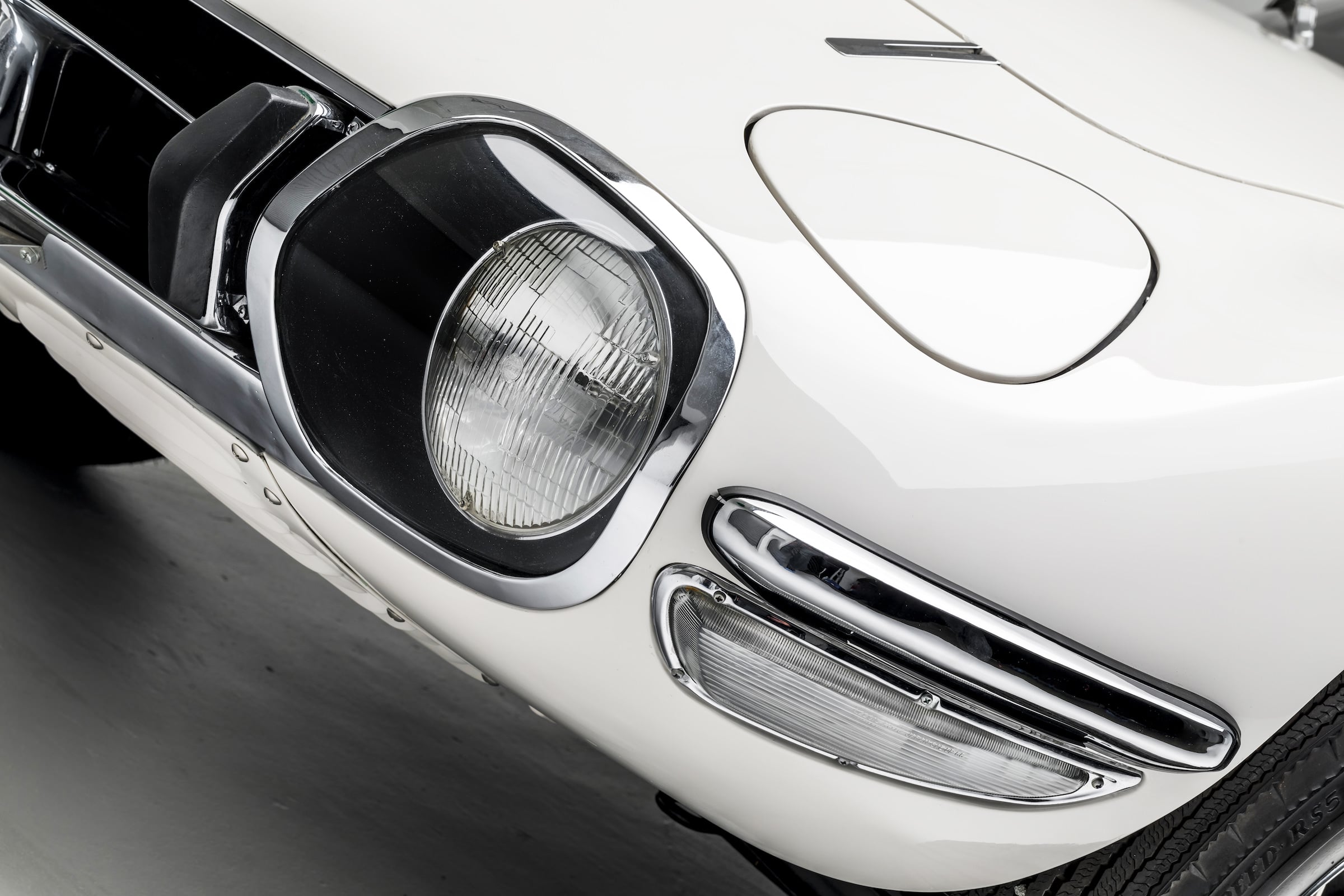 Toyota-2000GT-Convertible-