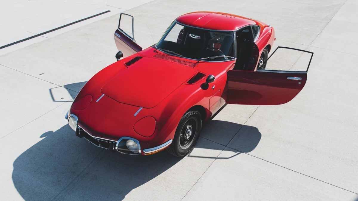 Toyota-2000GT-Doors-1200x675.jpg
